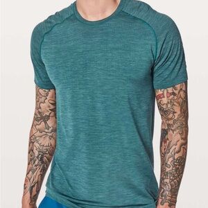 Men’s blue/green Lululemon XL workout T-Shirt
